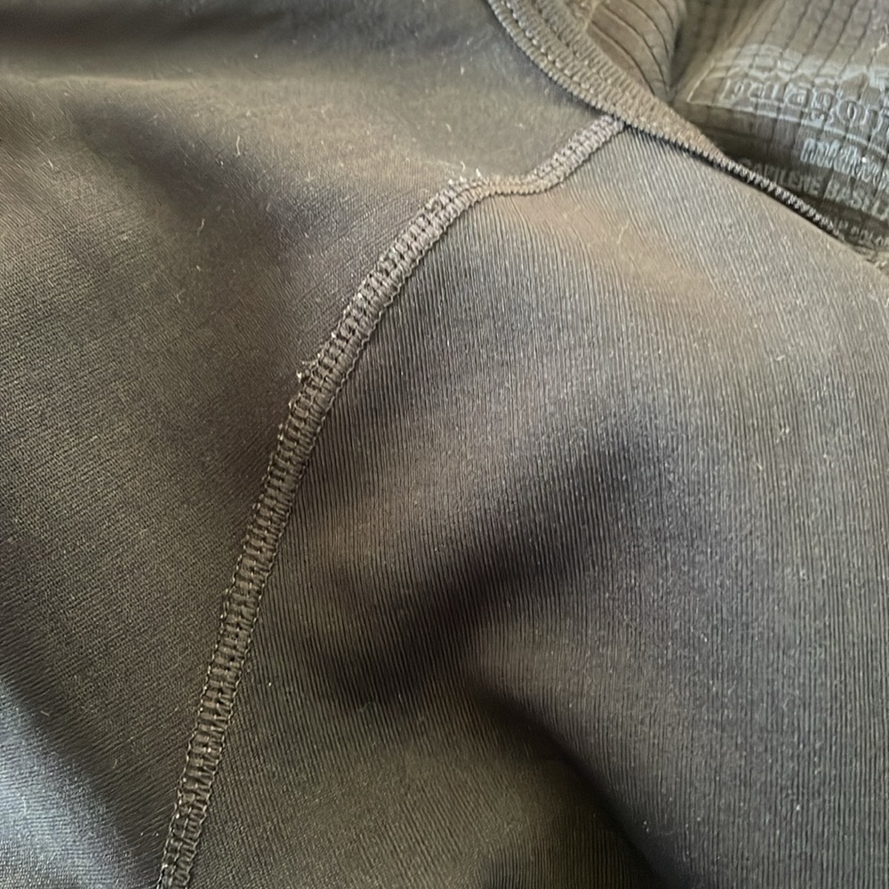 Patagonia Capilene Midweight Baselayer - XS in Black - Picture 5 of 7